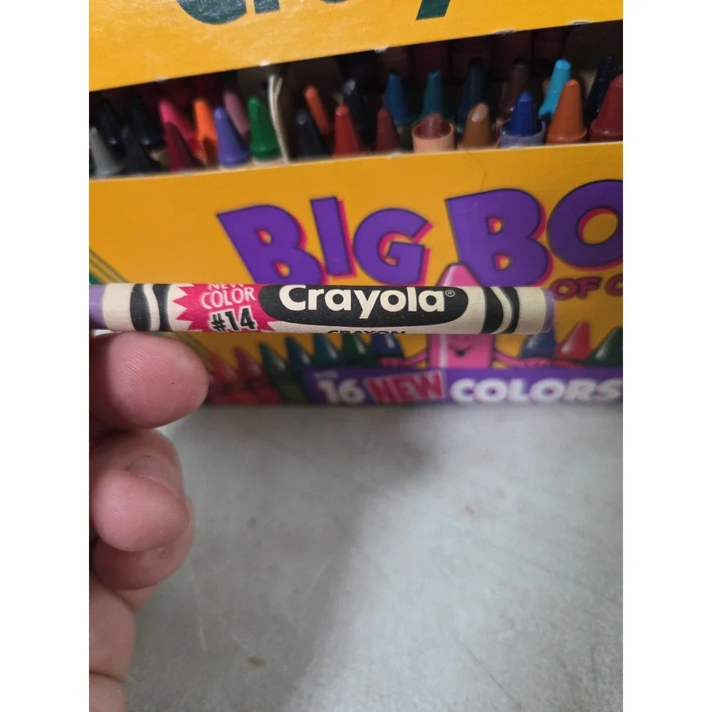 Vintage 1992 Crayola Big Box of 96 Crayons Includes Sharpener W/ Dandelion
